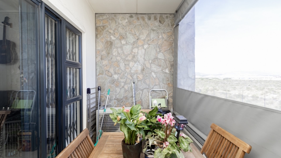 To Let 2 Bedroom Property for Rent in Sandown Western Cape